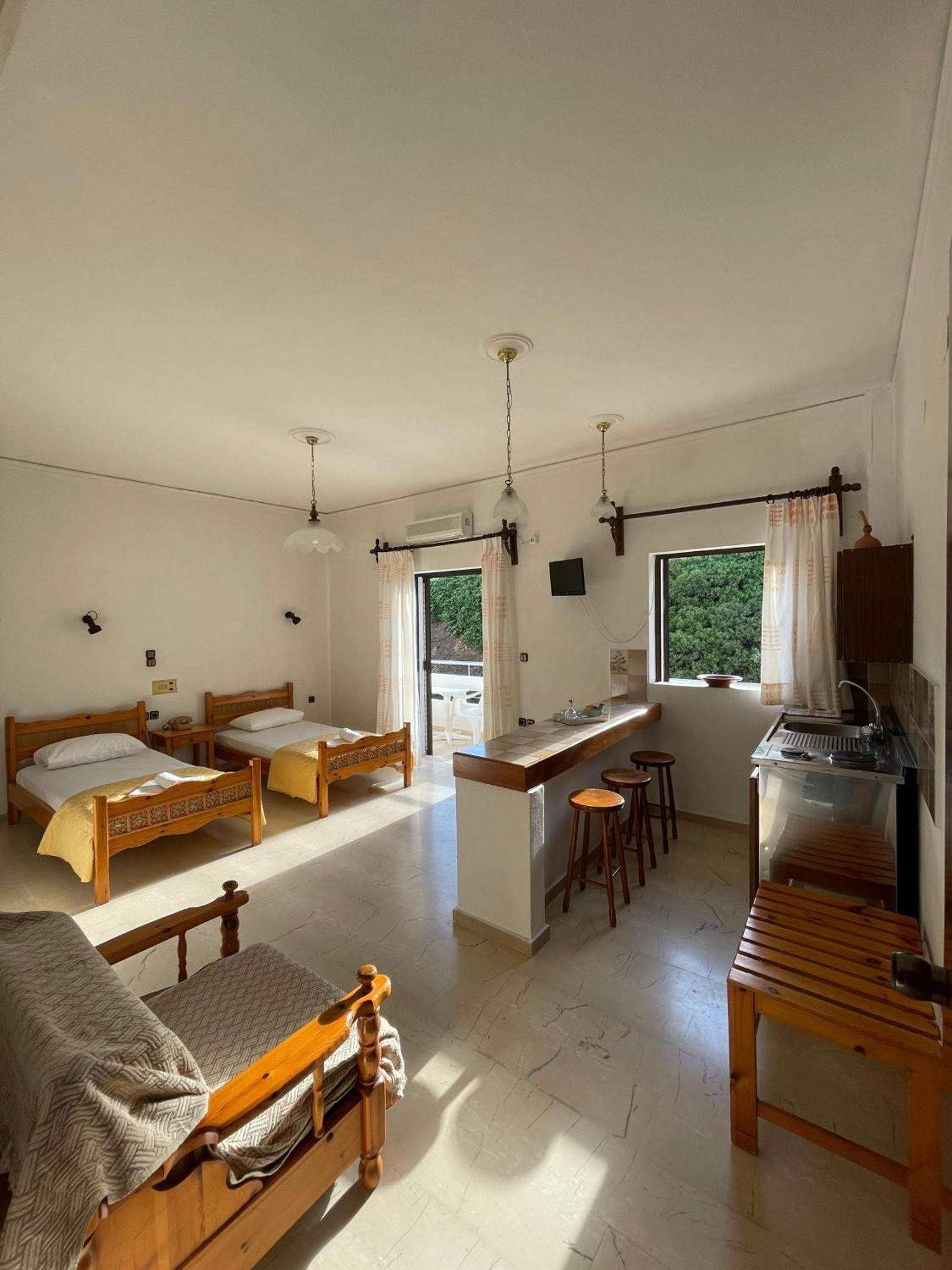 Aeolos Apartments Колимвари Екстериор снимка