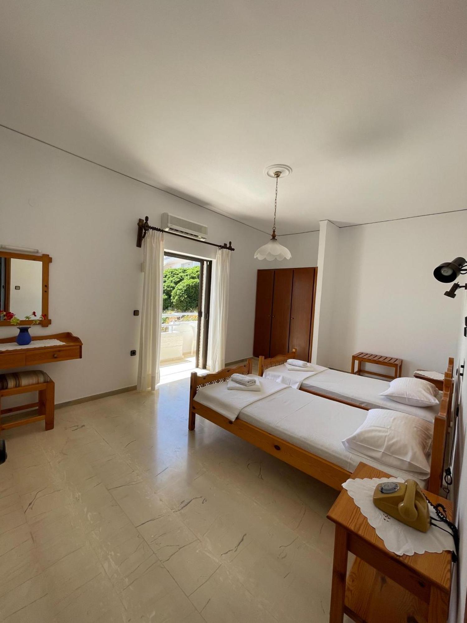 Aeolos Apartments Колимвари Екстериор снимка