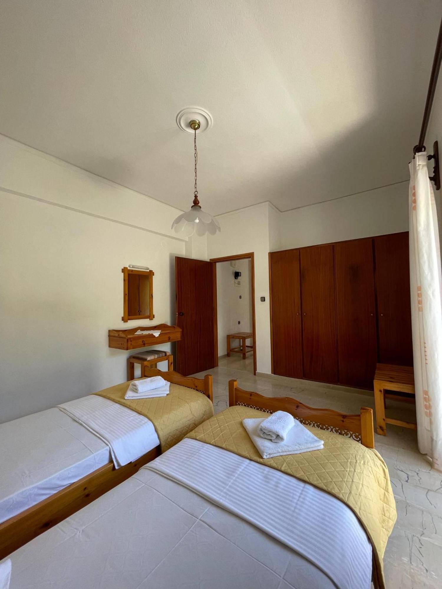 Aeolos Apartments Колимвари Екстериор снимка