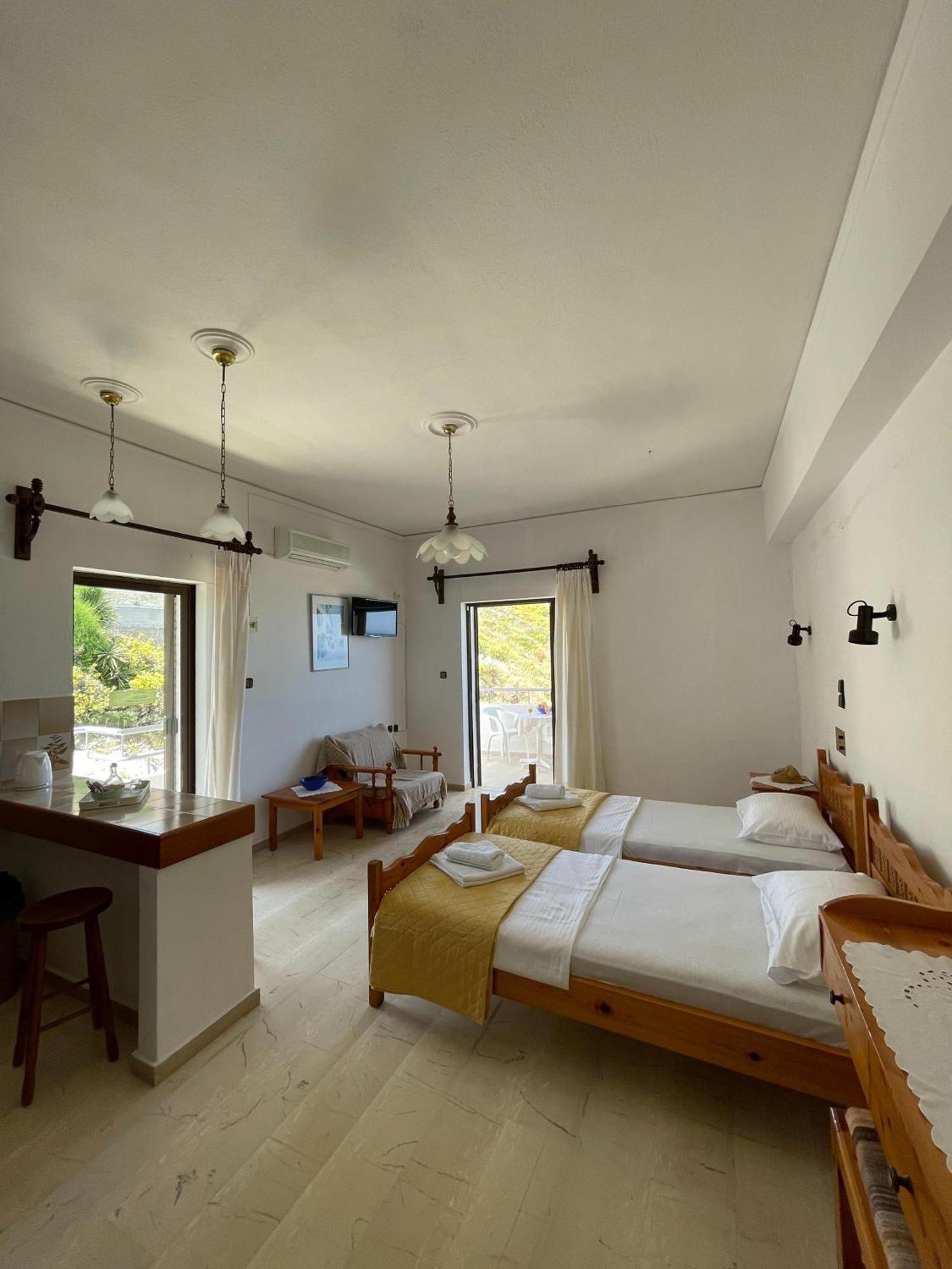 Aeolos Apartments Колимвари Екстериор снимка