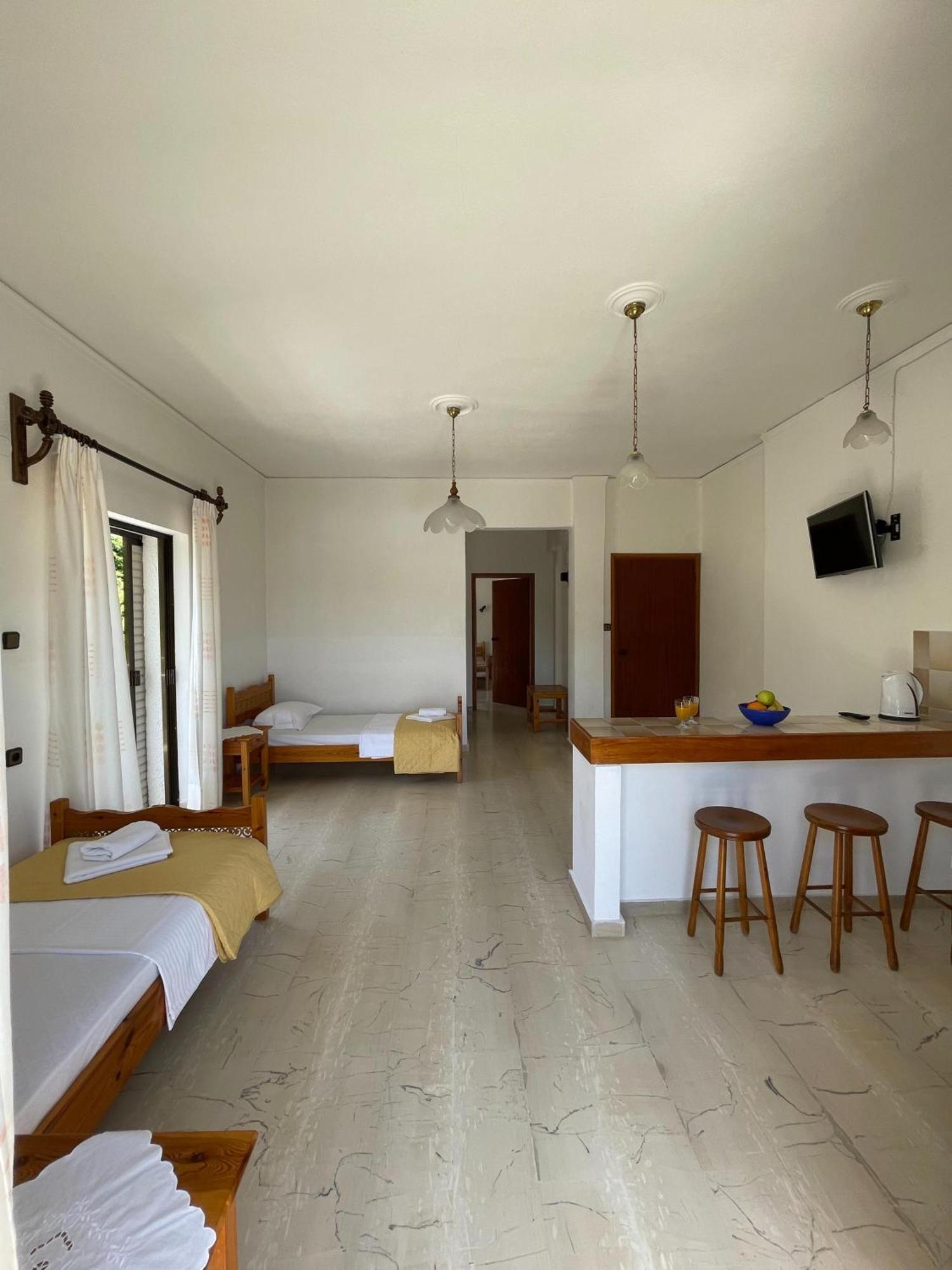 Aeolos Apartments Колимвари Екстериор снимка