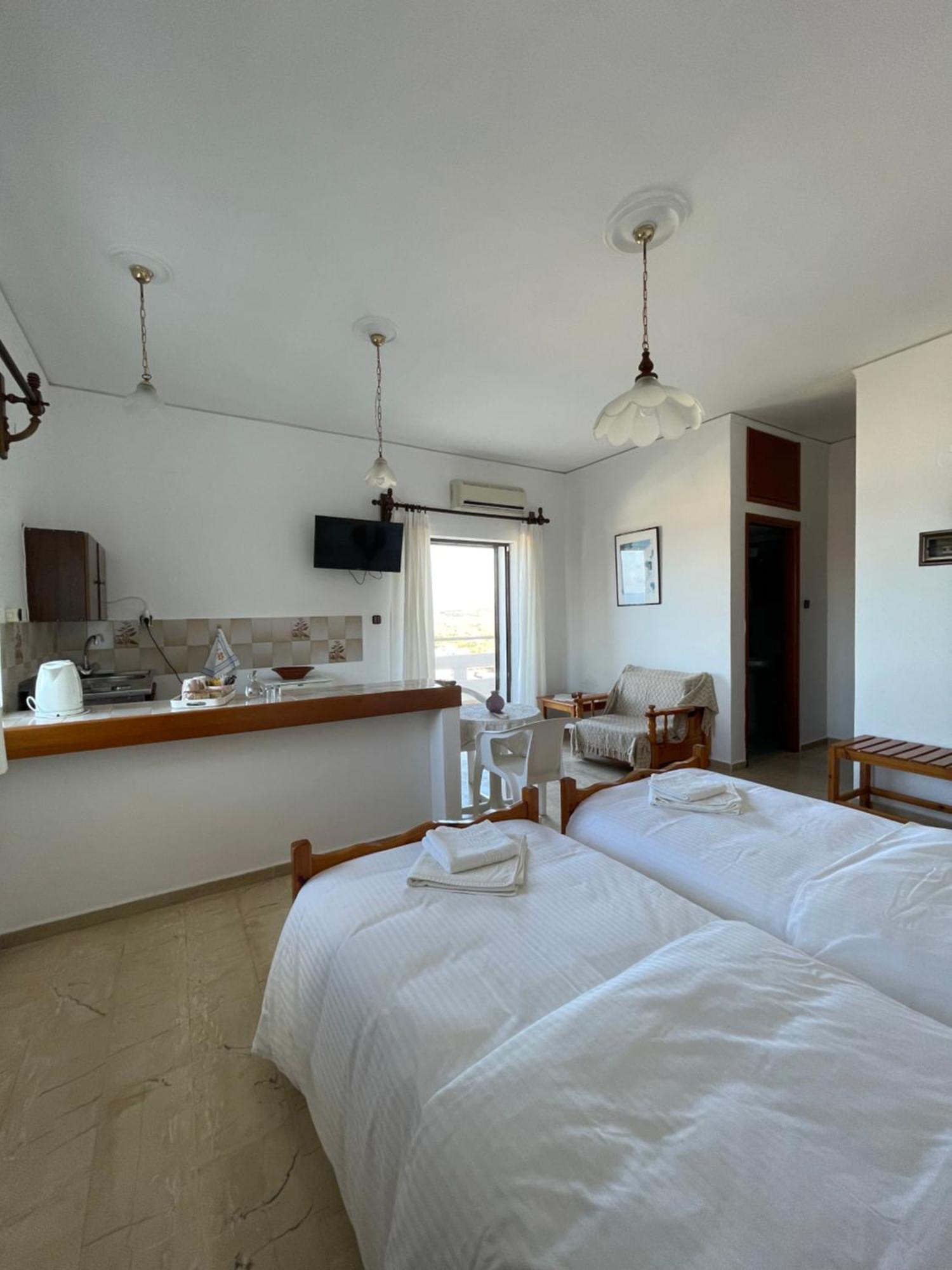 Aeolos Apartments Колимвари Екстериор снимка