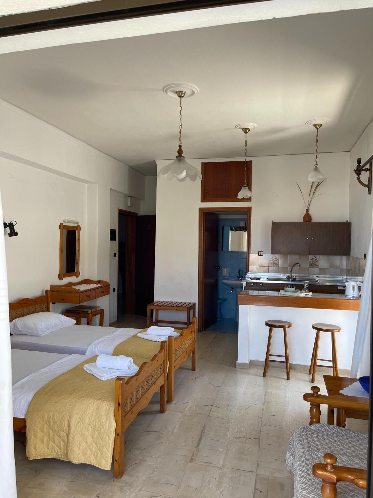Aeolos Apartments Колимвари Екстериор снимка