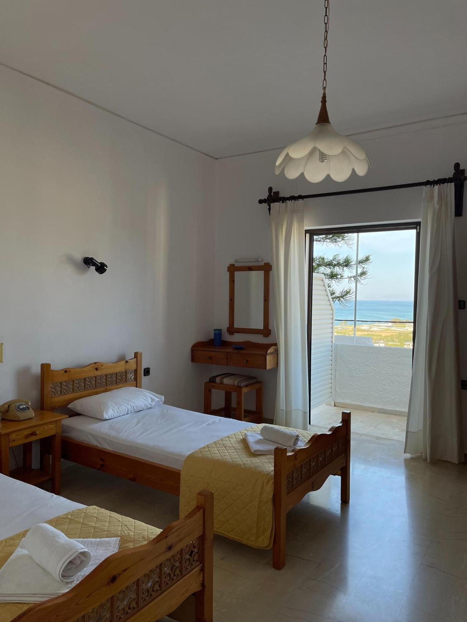 Aeolos Apartments Колимвари Екстериор снимка